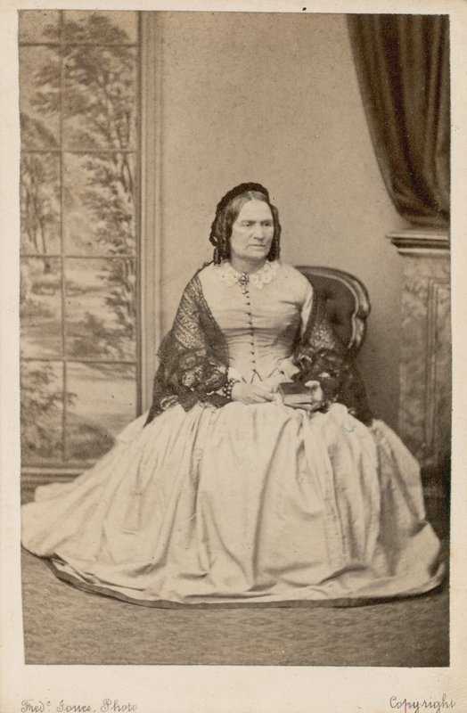 Agnes Strickland, autor od English Photographer