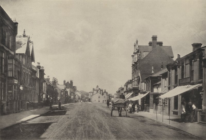 Aldeburgh, High Street (černobílá fotografie) od English Photographer