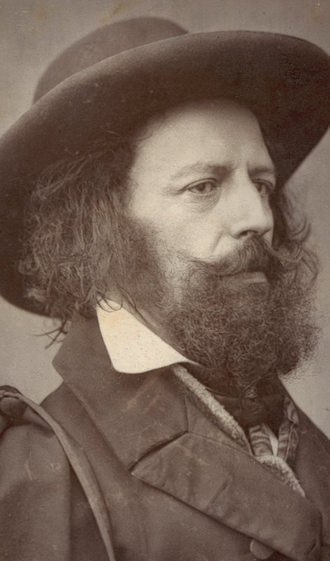 Alfred Lord Tennyson, básník, portrét (čb fotografie) od English Photographer
