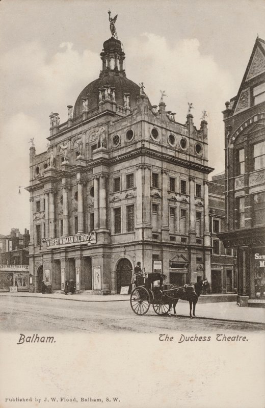 Balham, Londýn, The Duchess Theatre (čb fotografie) od English Photographer