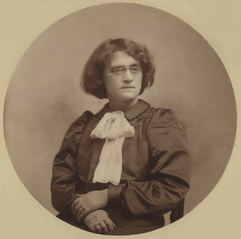 Beatrice Harradenová od English Photographer
