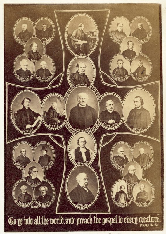 Biskupové Británie a Britského impéria (černobílá fotografie) od English Photographer