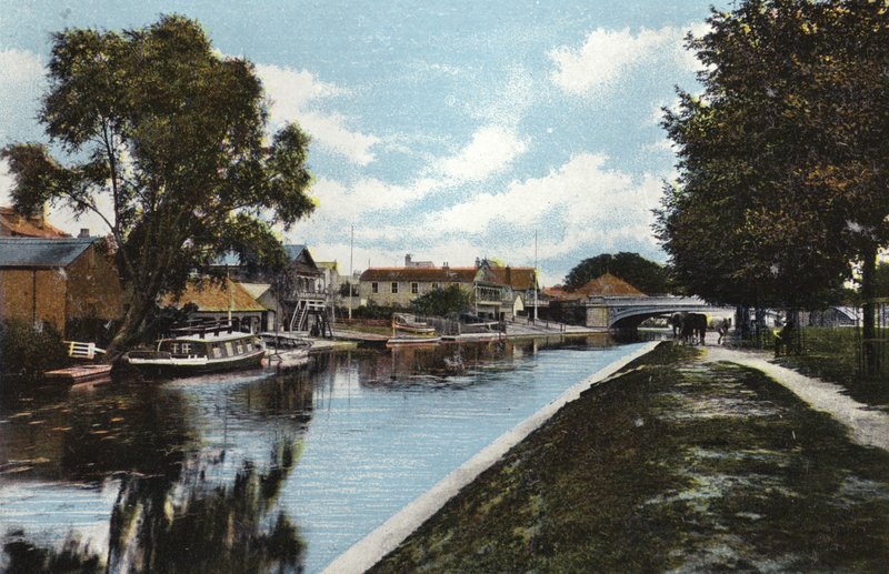 Boat Houses a Victoria Bridge od English Photographer
