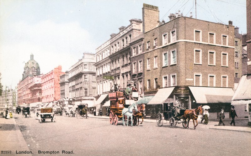 Brompton Road v Londýně (barevná fotografie) od English Photographer