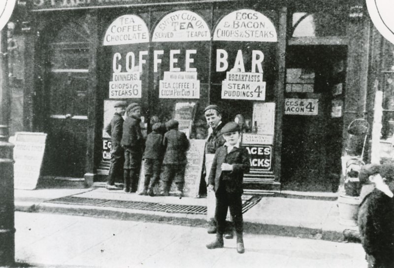 Zahradní slavnost v Buckinghamském paláci, 1911 od English Photographer