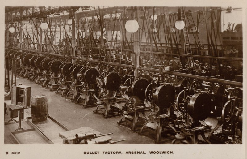 Továrna na střely, Arsenal, Woolwich (černobílá fotografie) od English Photographer