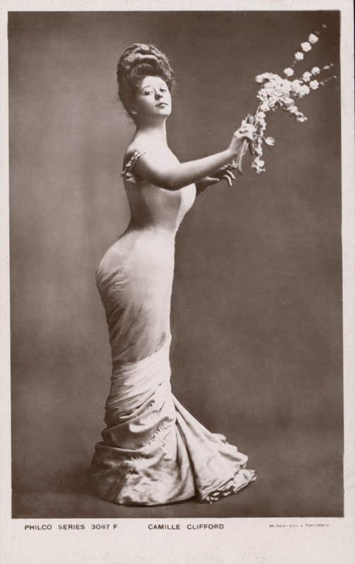 Camille Clifford, původní Gibson Girl (č/b foto) od English Photographer