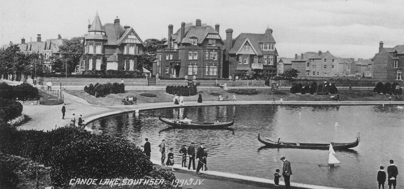 Canoe Lake, Southsea (černobílá fotografie) od English Photographer