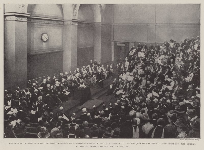 Oslava stého výročí Royal College of Surgeons, předání diplomů markýzi ze Salisbury, lordu Roseberymu a dalším, na University of London dne 26. od English Photographer