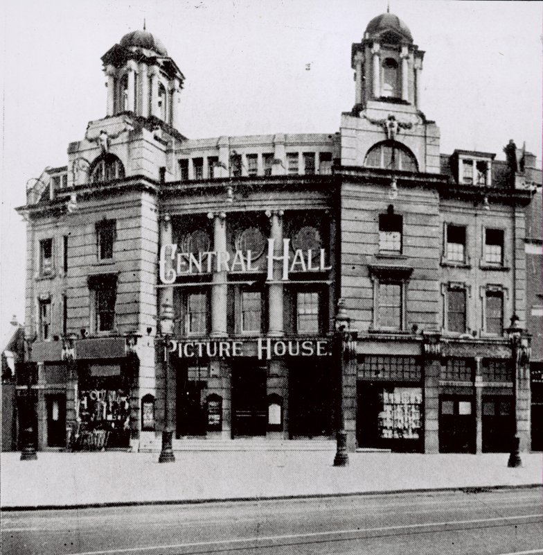 Central Hall Picture House, Bromley Road, Catford od English Photographer