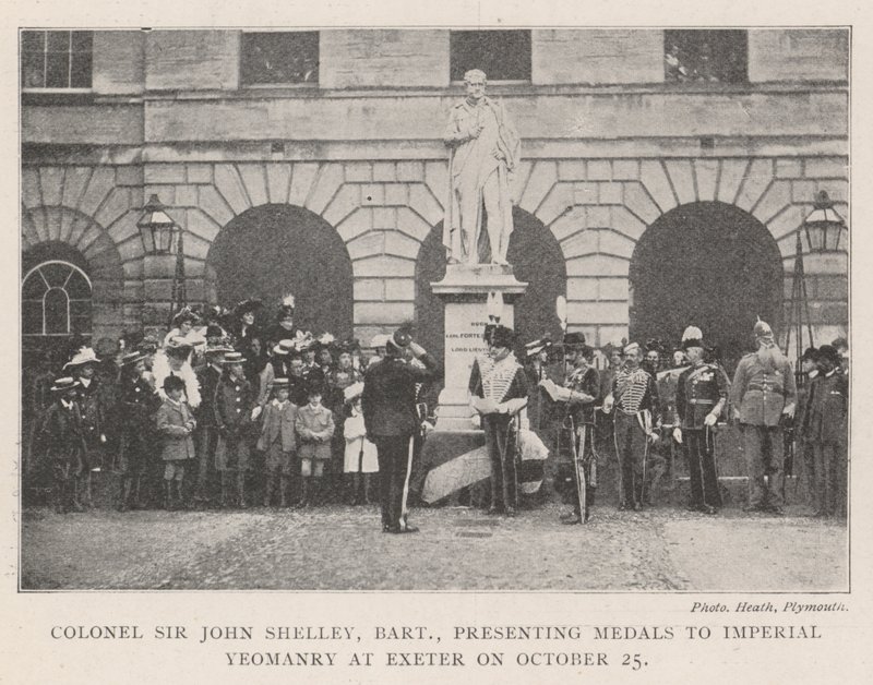 Plukovník Sir John Shelley, baronet, předává medaile Imperial Yeomanry v Exeteru dne 25. října od English Photographer