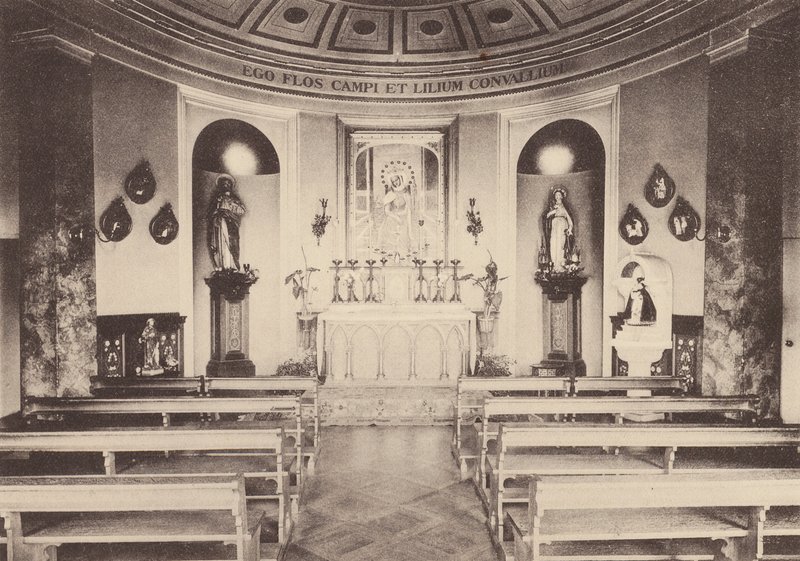 Klášter Nejsvětějšího srdce, Roehampton: (čb foto) Kaple Mater Admirabilis (čb foto) od English Photographer
