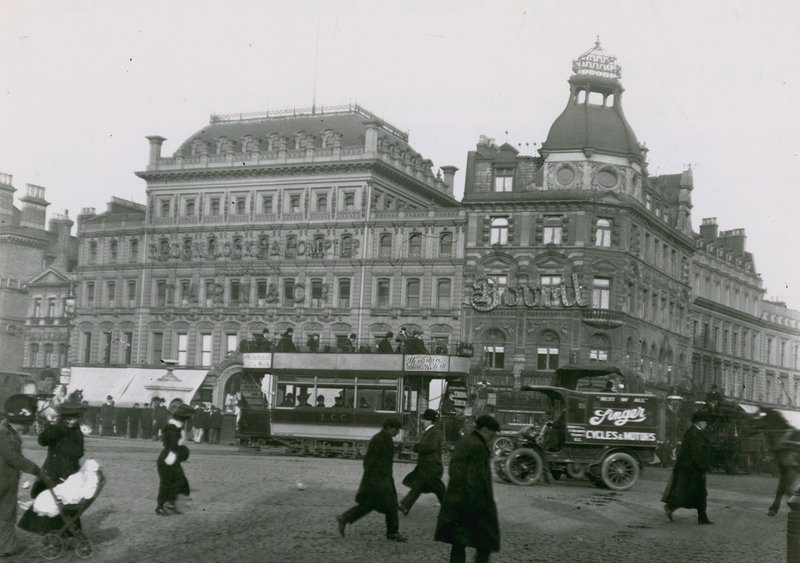 Roh Newington Causeway a New Kent Road od English Photographer