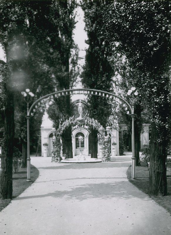 Cremorne Gardens, Londýn: The Grotto od English Photographer