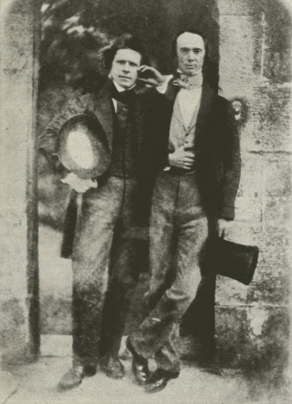 David Octavius Hill (vlevo) a WB Johnstone, ředitel Skotské národní galerie (černobílá fotografie) od English Photographer