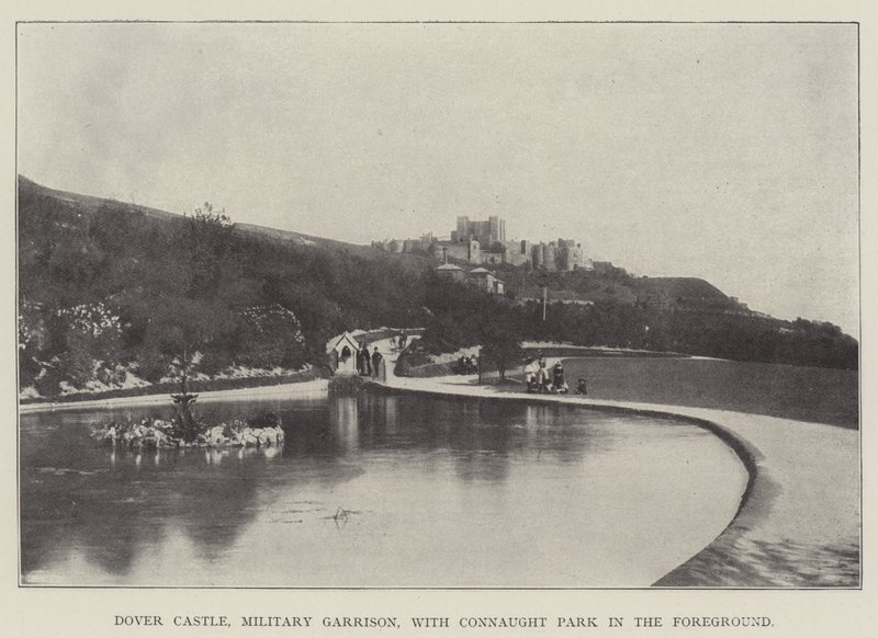 Hrad Dover, vojenská posádka, s Connaught Parkem v popředí od English Photographer