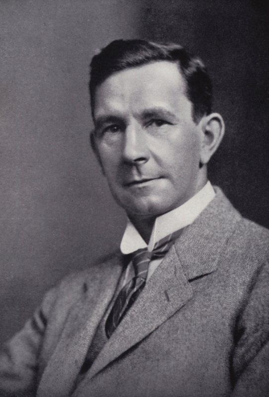 Dr G C Simpson (černobílá fotografie) od English Photographer