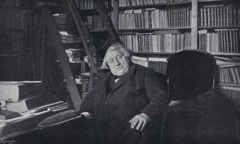 Ernest Renan ve své pracovně (černobílá fotografie) od English Photographer