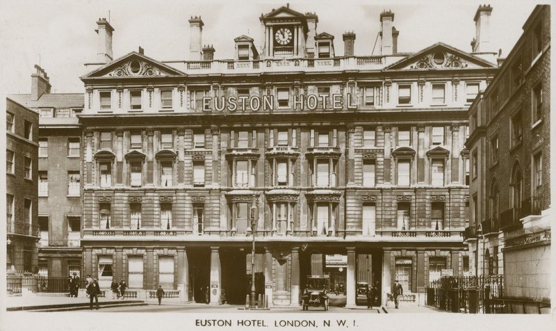 Euston Hotel, Londýn NW1 od English Photographer
