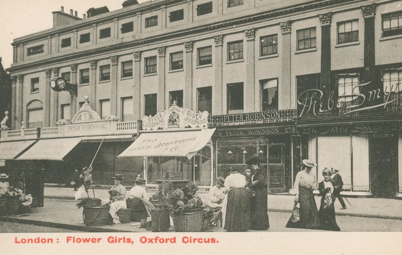 Flower Girls, Oxford Circus od English Photographer