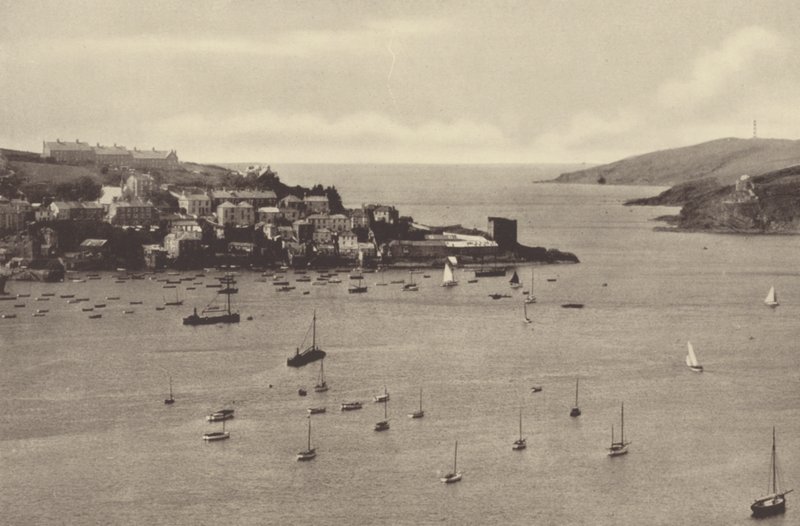 Fowey, baterie a věž Polruan (čb fotografie) od English Photographer