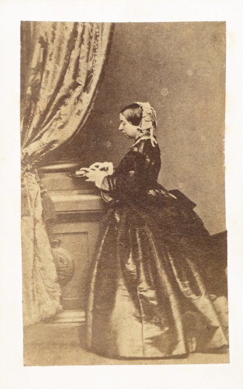 Portrét královny Viktorie v plné velikosti od English Photographer