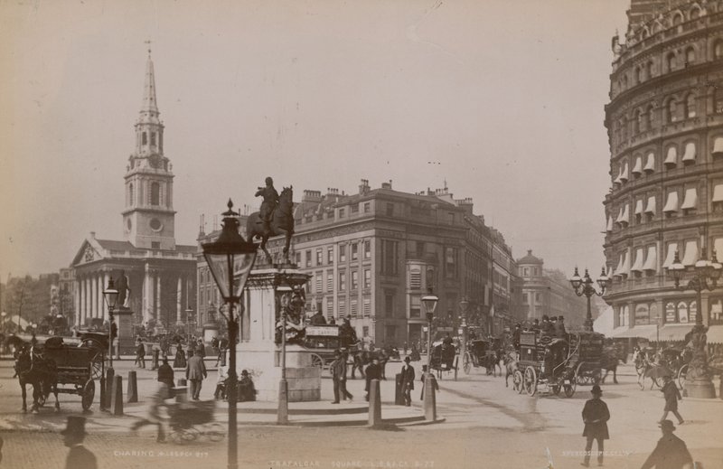 Celkový pohled na Charing Cross od English Photographer