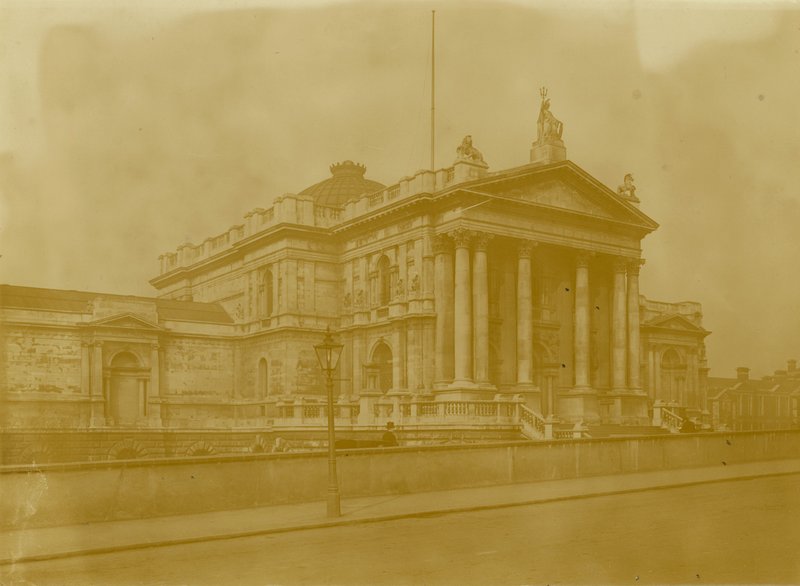 Celkový pohled na Tate Gallery od English Photographer