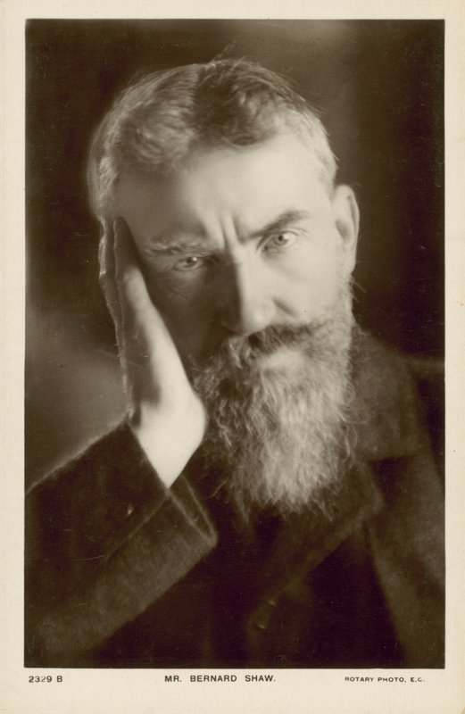 George Bernard Shaw, irský dramatik (čb fotografie) od English Photographer