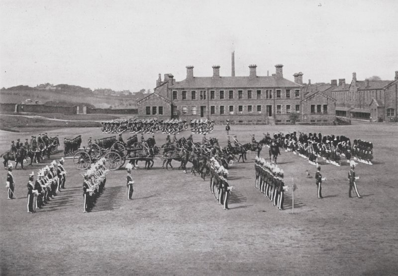 Glasgow: Maryhill Barracks (černobílá fotografie) od English Photographer