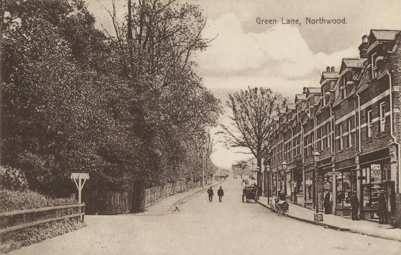Green Lane, Northwood, poblíž Londýna (černobílá fotografie) od English Photographer