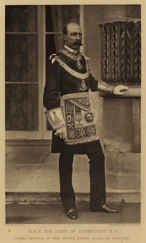 HRH vévoda z Connaught, KG, velmistr Spojené velké lóže Anglie od English Photographer