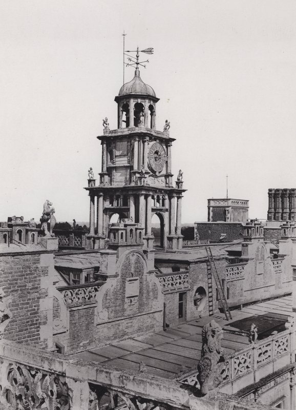 Hatfield House, The Clock-Turret (černobílá fotografie) od English Photographer