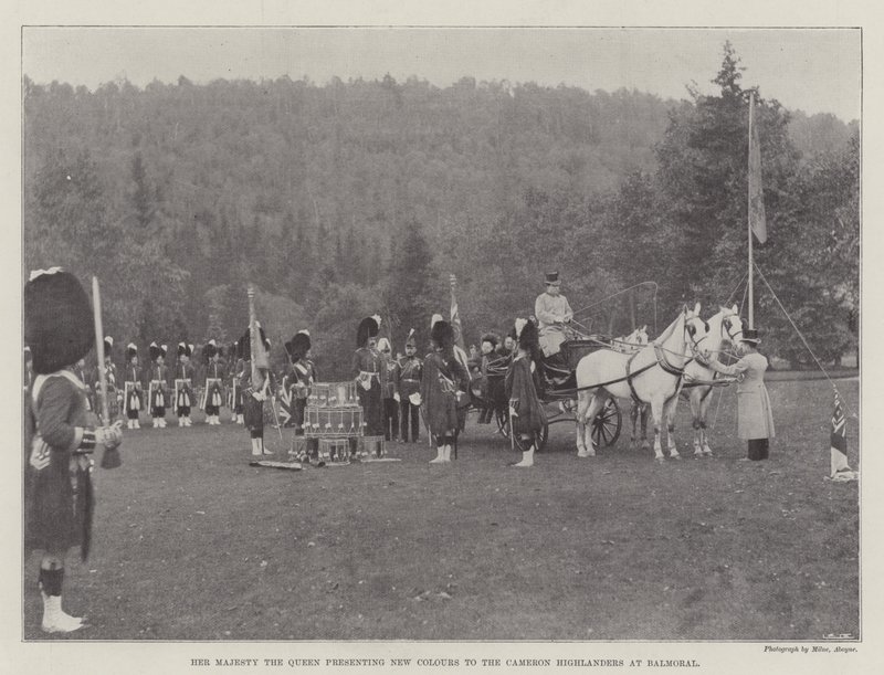 Její Veličenstvo královna představuje nové barvy Cameron Highlanders na Balmoral od English Photographer
