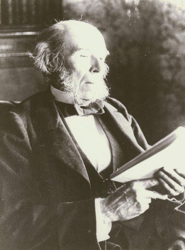 Herbert Spencer, portrét, čtení (čb foto) od English Photographer