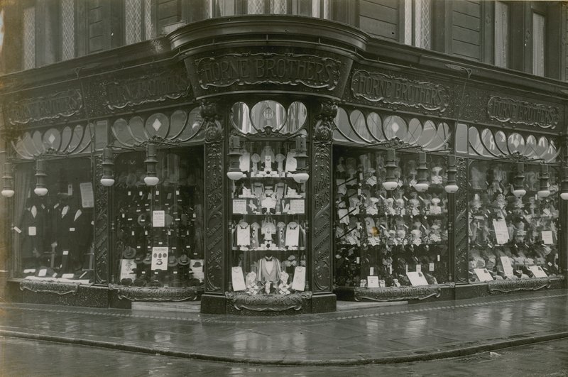 Horne Brothers, Coventry Street, Londýn od English Photographer