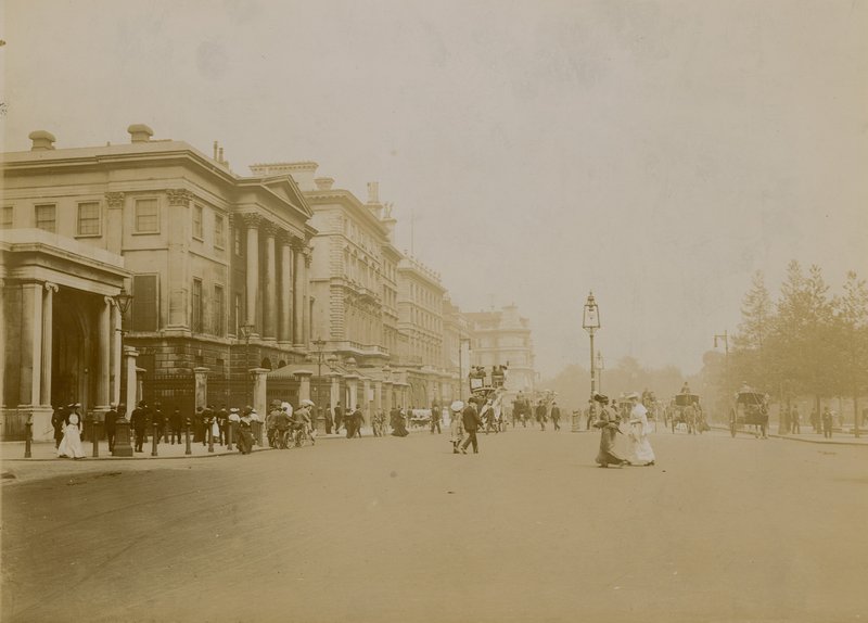 Hyde Park Corner a Piccadilly, Londýn od English Photographer