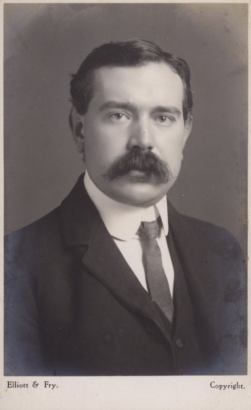 John Ambrose Fleming (1849-1945), anglický elektrotechnik a fyzik od English Photographer