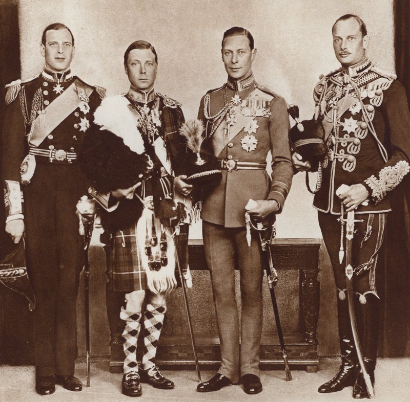 Král Eduard VIII (druhý zleva) a jeho bratři (čb fotografie) od English Photographer