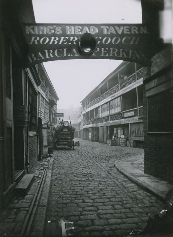 Kings Head, Southwark od English Photographer