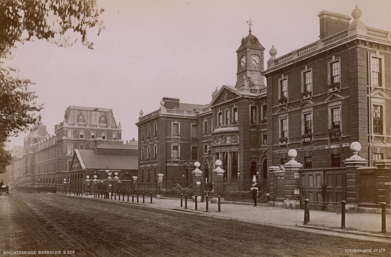 Knightsbridge Barracks, Londýn od English Photographer