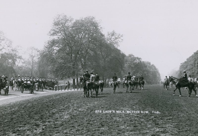 Ladys Mile, Rotten Row, Hyde Park, Londýn od English Photographer