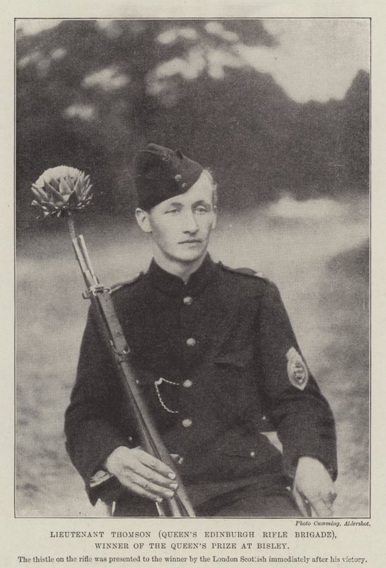 Poručík Thomson (Queens Edinburgh Rifle Brigade), vítěz Queens Prize v Bisley od English Photographer