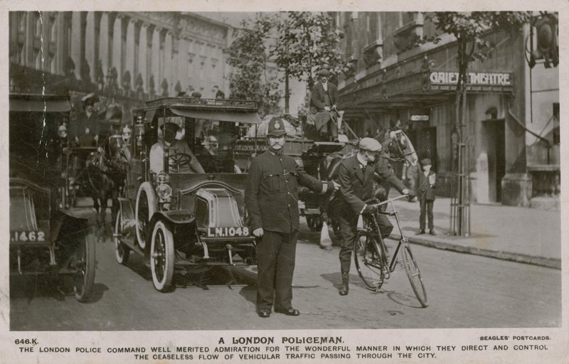 Londýnský policista. Pohlednice odeslána 4. července 1913. od English Photographer