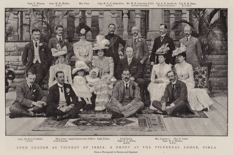 Lord Curzon jako místokrál Indie, skupina ve Viceregal Lodge, Simla od English Photographer