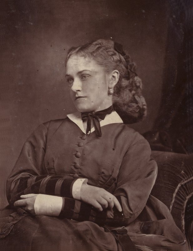 M. Litton od English Photographer