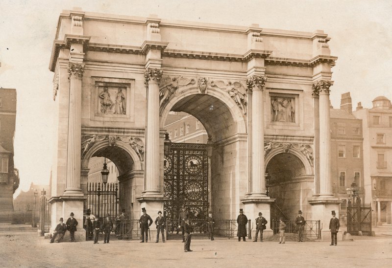 Marble Arch, Oxford Street, Londýn od English Photographer