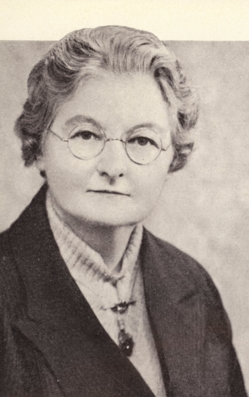 Margaret Bondfield, labouristická poslankyně a první ministryně kabinetu v britské vládě (černobílá fotografie) od English Photographer