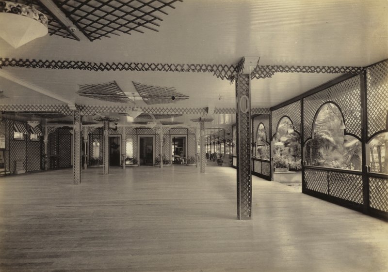Marine Hotel, taneční sál, 1920 od English Photographer