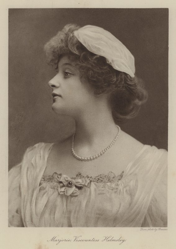 Marjorie vikomtesa Helmsley (čb fotografie) od English Photographer